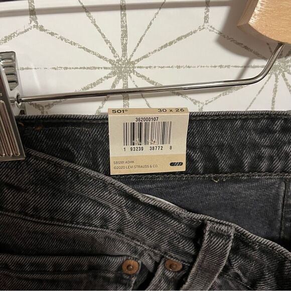 Levi’s 501 Gray Wash Crop Scallop Hem Jeans - Picture 8 of 9
